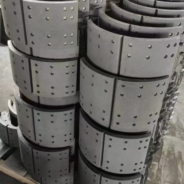 Специальные тормозные колодки для спасательных транспортных средств